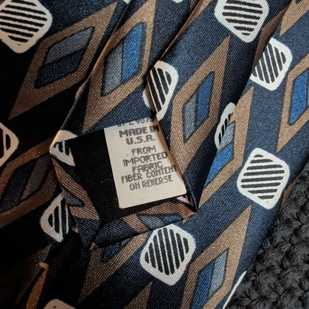 Wembley Necktie Mens One Size Navy Blue Tan Geometric‎ Diamond Made in USA